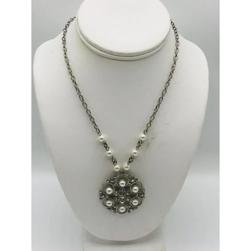 Vintage Liz & Co. Medallion Flower fiery rhinestone faux glass pearls necklace.